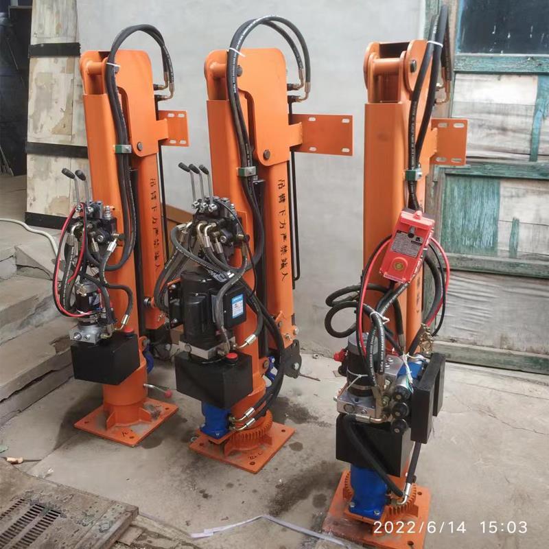 阿坝县重汽蓝牌随车吊 3.2吨 国六动力强 液压驱动 农用自卸起重机